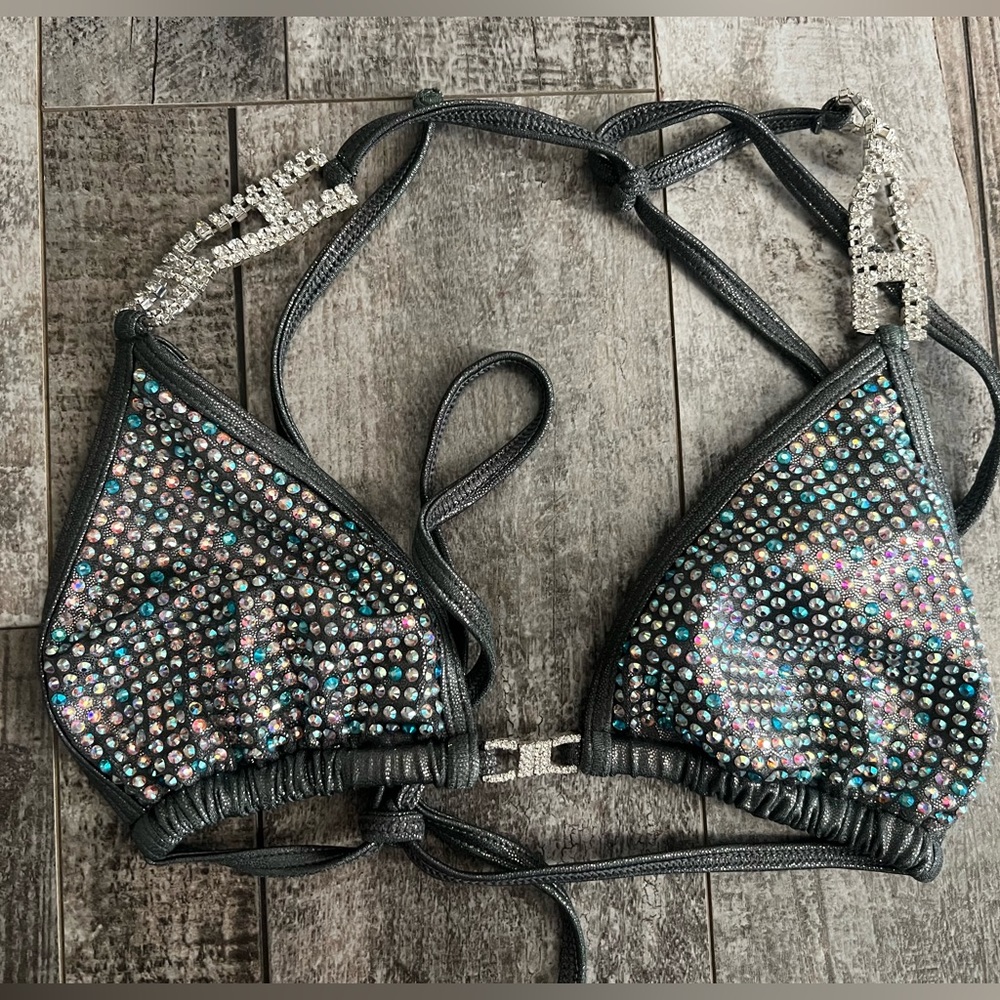Ingrid Romero competition bikini top